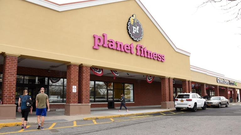 Planet Fitness and Greenlawn Farms divided a former Waldbaum's grocery store...
