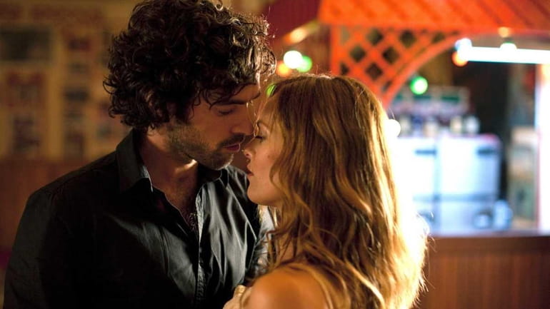 Romain Duris as Alex and Vanessa Paradis as Juliette in...