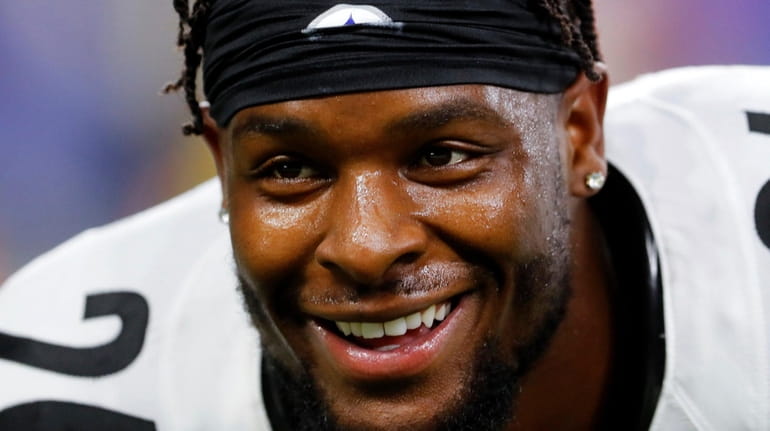 Then-Steelers running back Le'Veon Bell smiles against the Detroit Lions on...
