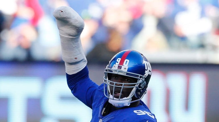 Jason Pierre-Paul and the Giants have a must-win game against...