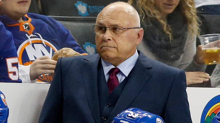 Islanders head coach Barry Trotz against the Kings at Barclays Center on Feb....