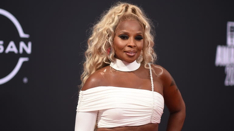 Mary J. Blige will perform July 27 for Apple Music's...