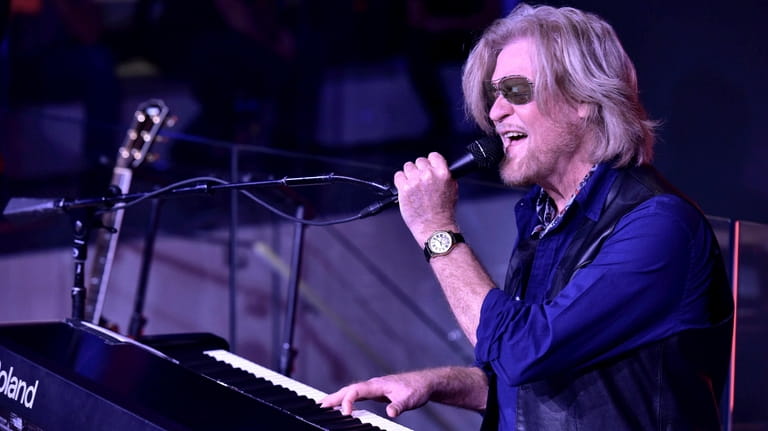  Daryl Hall performs at an iHeartMedia VIP dinner party At...