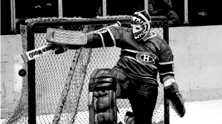 Montreal Canadiens goalie Ken Dryden in net at Madison Square...