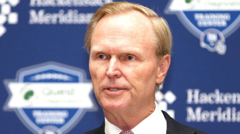 Giants co-owner John Mara introduces new GM Dave Gettleman to...