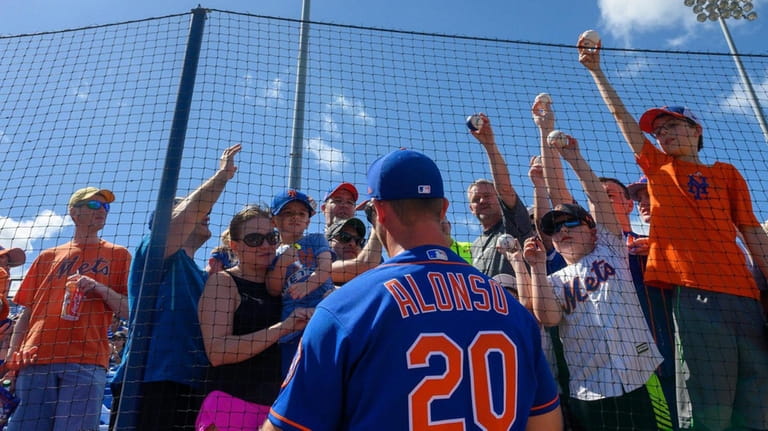 Mets' Pete Alonso signs autographs at First Data Field on Saturday, Feb. 23,...