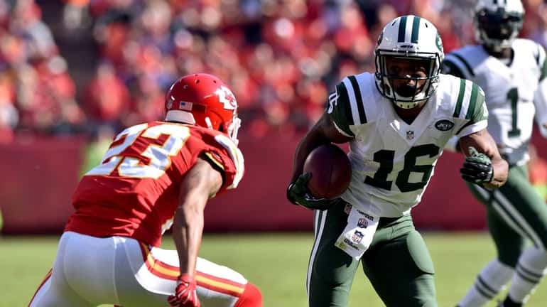 Percy Harvin #16 of the New York Jets runs the...