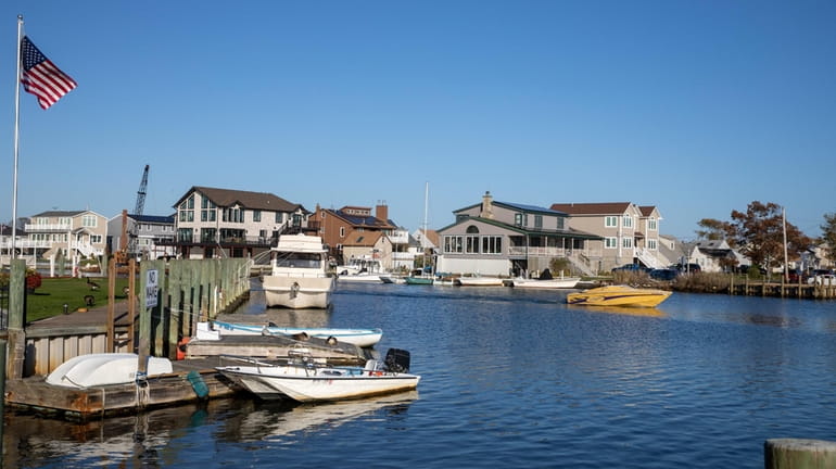 At its southern end, Amityville has canals that lead to...