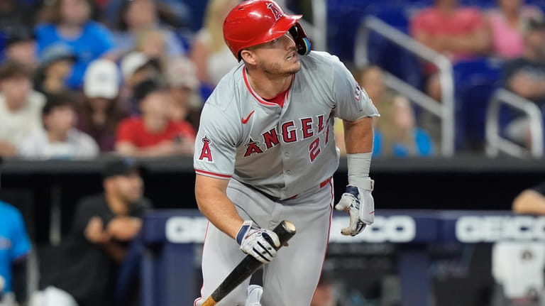 Los Angeles Angels' Mike Trout (27) hits a single during...