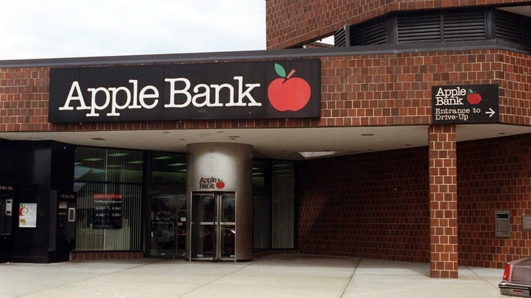 Apple Bank for Savings, based in Manhasset, said Tuesday it...