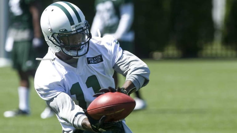 Jets wide receiver Jeremy Kerley catches a ball during practice...