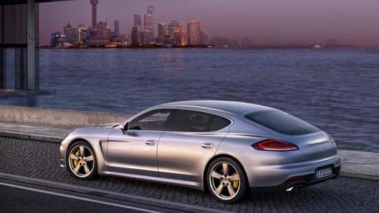 Porsche will unveil a plug-in variant of its 2014 Panamera...