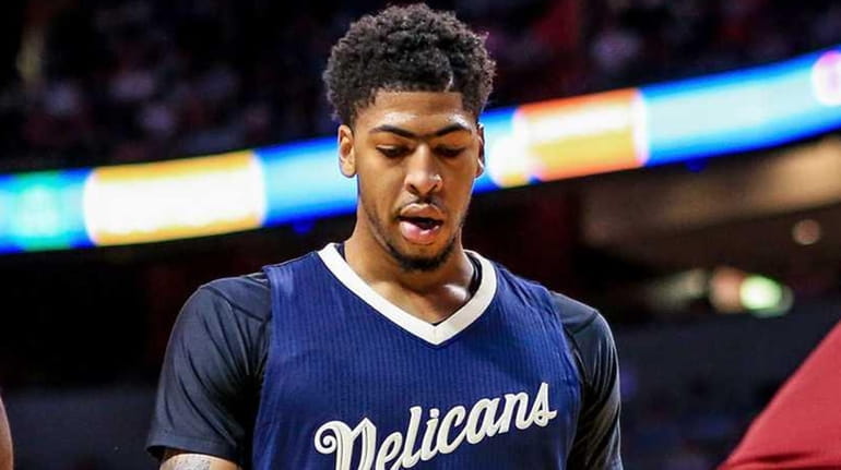 Anthony Davis of the New Orleans Pelicans reacts during the...