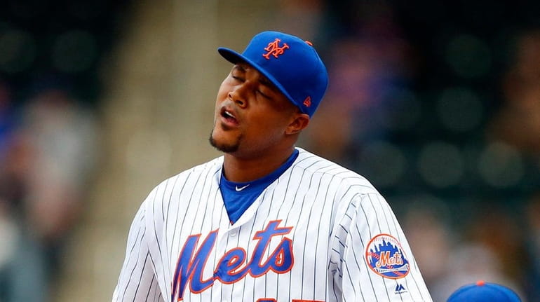 Mets closer Jeurys Familia reacts on the mound in the...