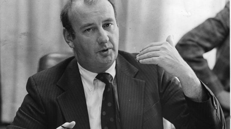 Henry O'Brien at a news conference in Hauppauge in 1975.