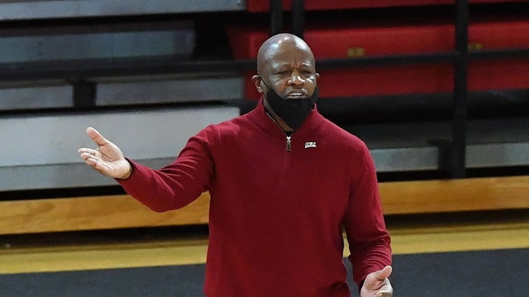 St. John's head coach Mike Anderson reacts during a non-conference...