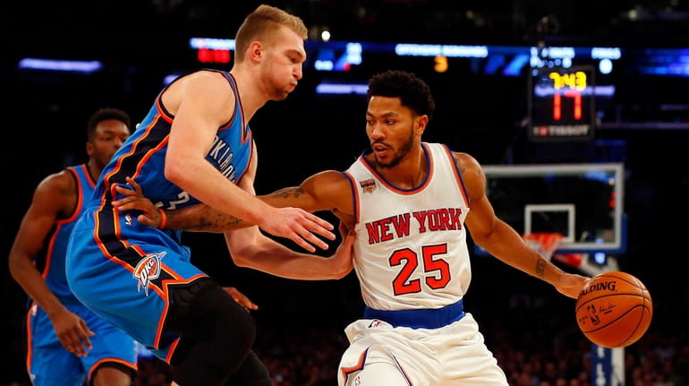 Derrick Rose #25 of the New York Knicks drives against...