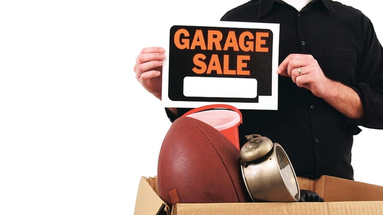 VIRTUAL: TIPS TO MAXIMIZE GARAGE SALE REVENUE Learn tips and...