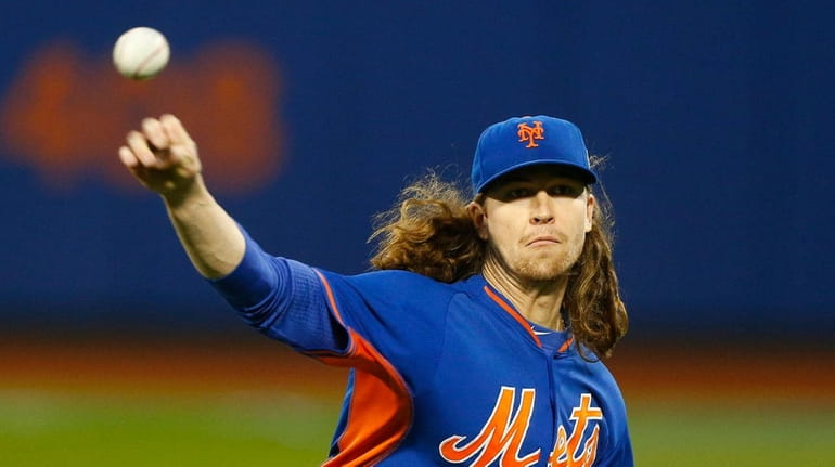 Jacob deGrom during warmups before Game 5 of the World...