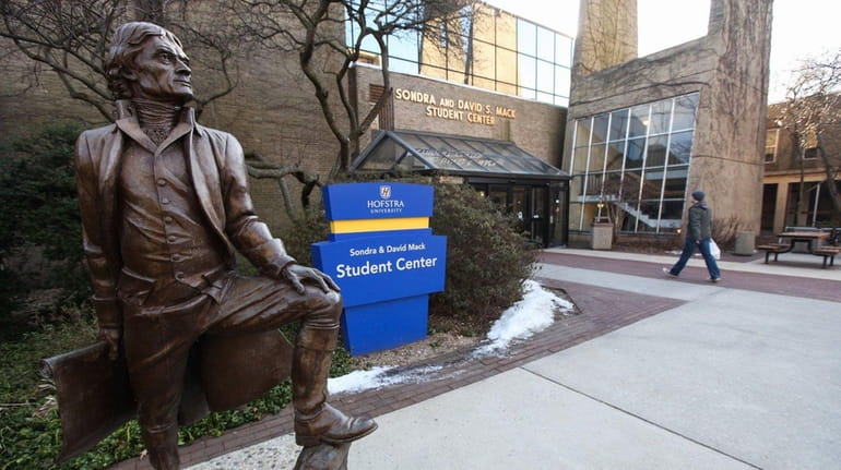 A statue of Thomas Jefferson at Hofstra University.