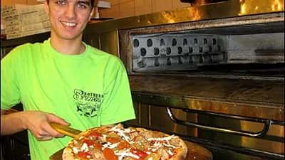 Jay Astafa and his award winning vegan pizza back in...