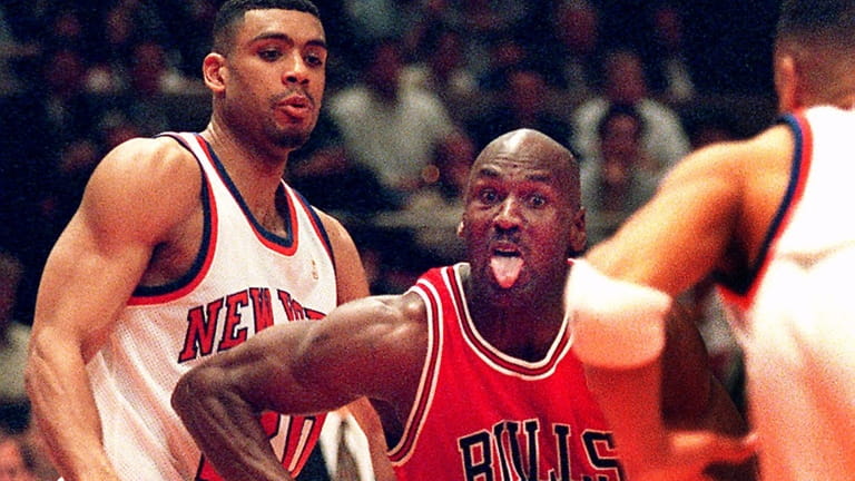 Michael Jordan drives against the Knicks.