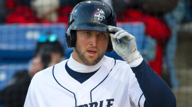 Tim Tebow, playing for the Binghamton Rumble Ponies, heads to...
