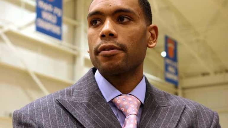 The Knicks promoted Allan Houston to assistant general manager.