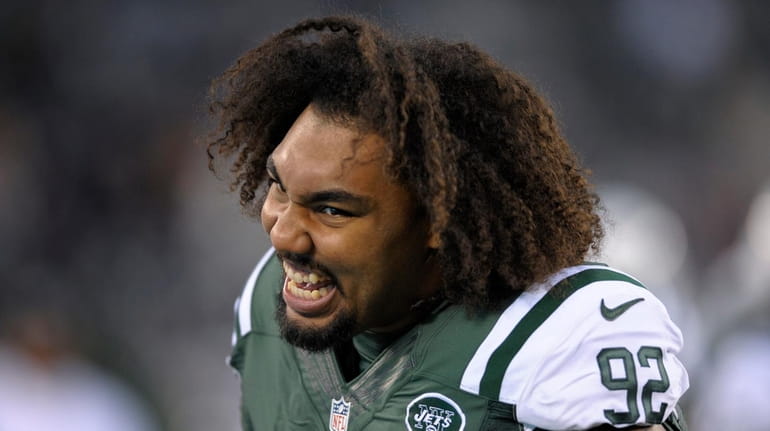 New York Jets defensive tackle Leonard Williams prepares to play...