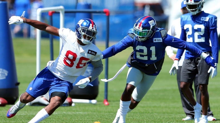 New York Giants safety Landon Collins (21) defends a route...