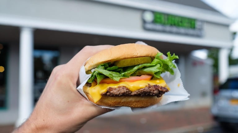 A single cheeseburger at BurgerFi.
