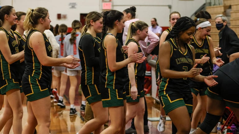 Lynbrook clinches first place with their 53-44 win over Plainedge...