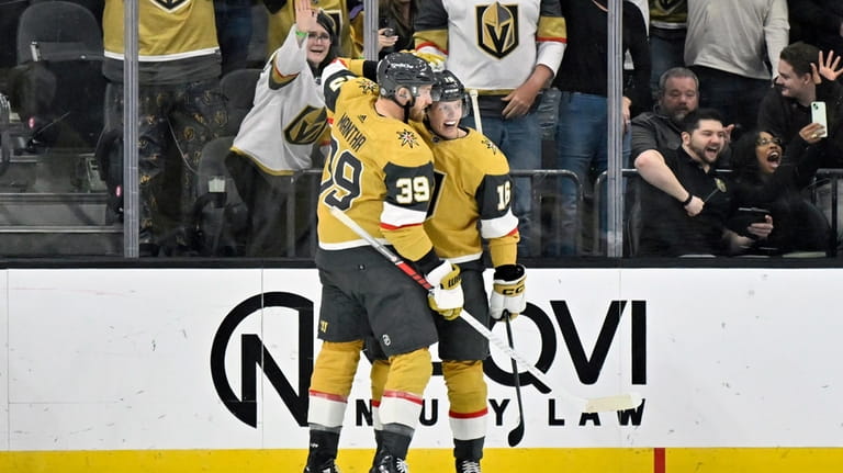 Vegas Golden Knights forward Anthony Mantha (39) and left wing...