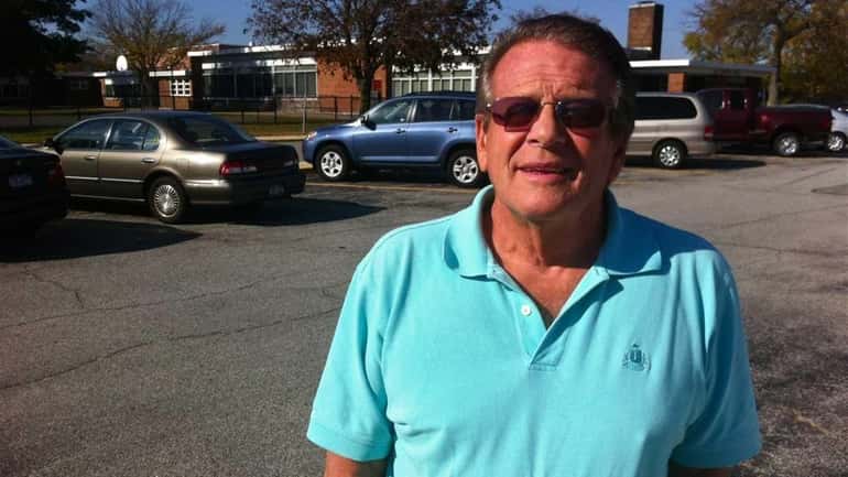 Joe Reinhardt, 69, of Hicksville, spent most of his life...