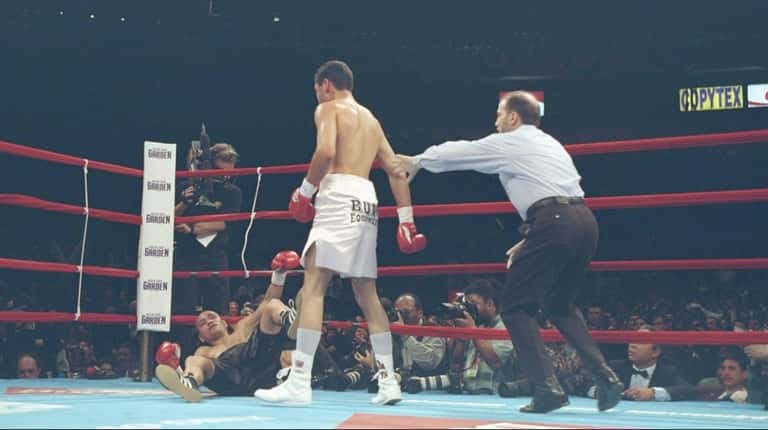 Oscar De La Hoya beat Jesse James Leija via second-round knockout...