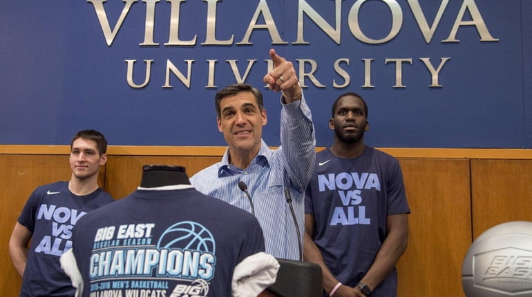 Villanova men's basketball coach Jay Wright addresses assembled fans at...