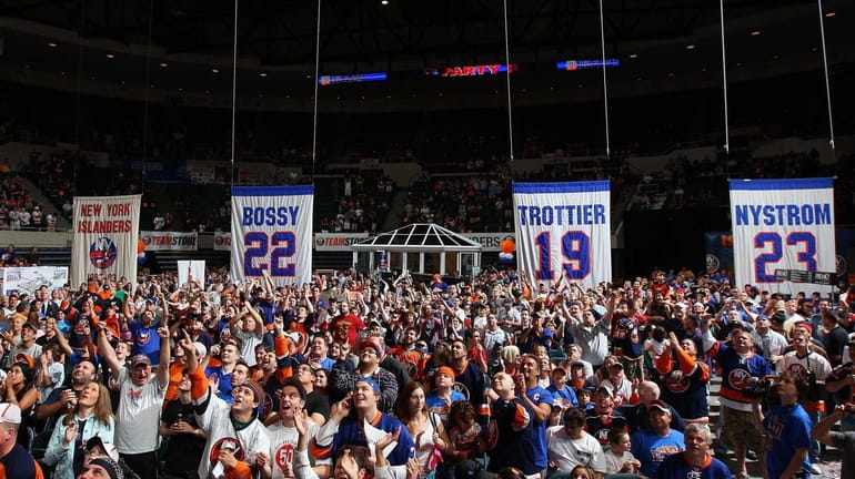 Islander fans cheer after John Tavares is picked number one...