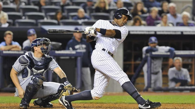 Curtis Granderson doubles in the 7th inning. (Sept. 20, 2011)