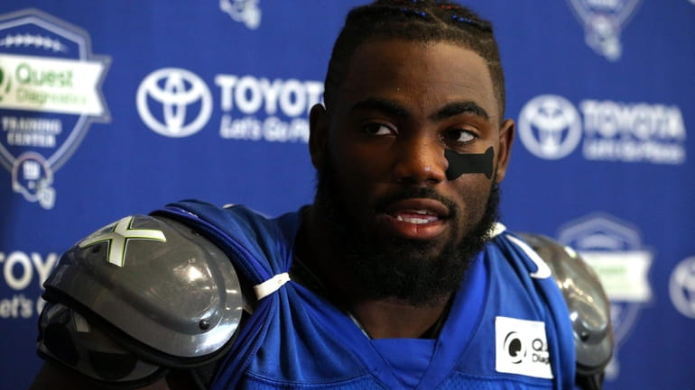 New York Giants safety Landon Collins (21) speaks to the...