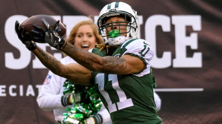 Jets wide receiver Robby Anderson pulls in a touchdown pass...