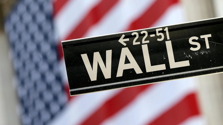 In 2017, Wall Street's average bonus came in at $184,220 --...