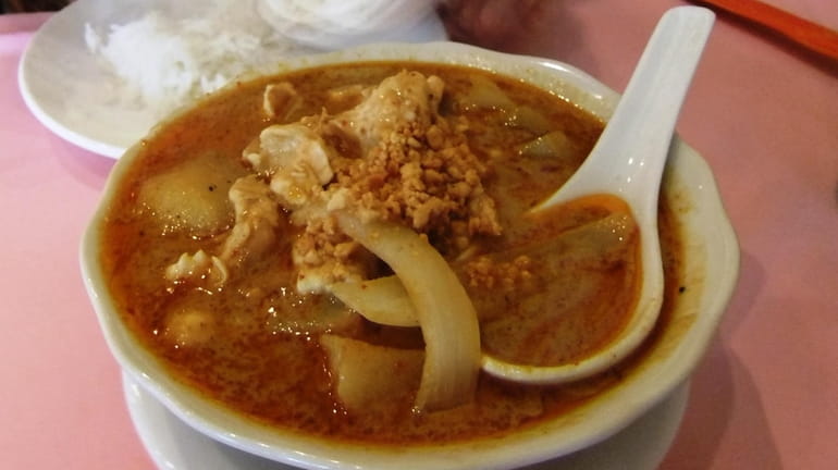 Massumum chicken curry at Lemon Leaf Thai Restaurant in Mineola