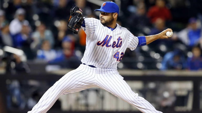 Alex Torres of the New York Mets pitches in the...