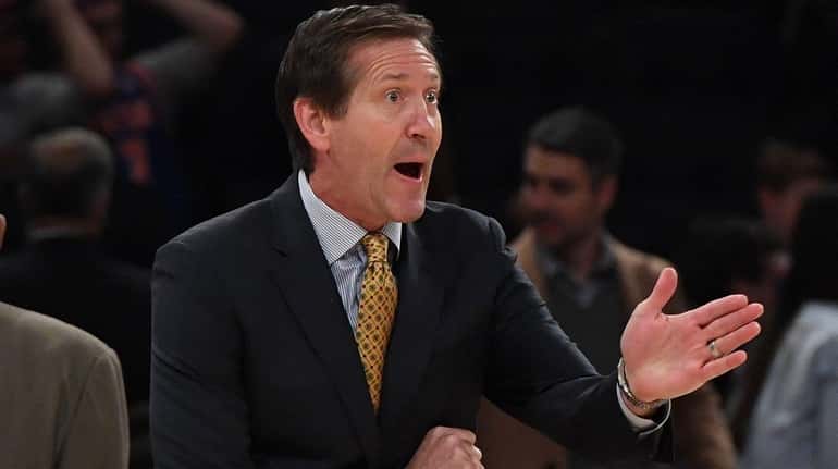 New York Knicks coach Jeff Hornacek reacts against the Atlanta...