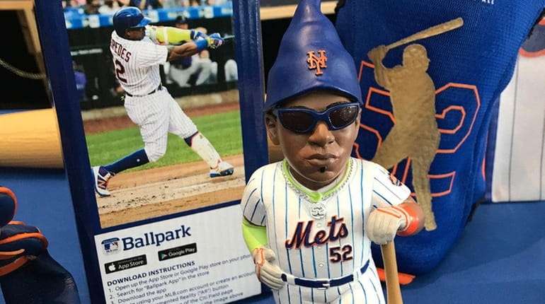 This Yoneis Cespedes gnome figurine will be a Mets giveaway...