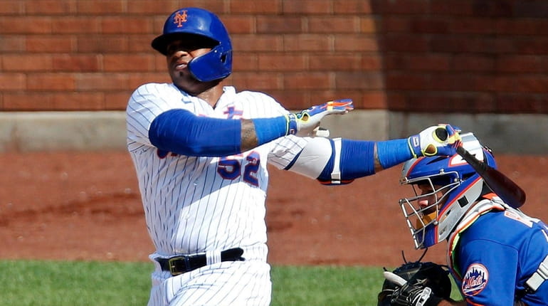 Yoenis Cespedes #52 of the Mets bats during an intrasquad...