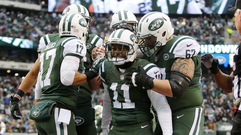 Jeremy Kerley celebrates his first-quarter touchdown reception against the Oakland...