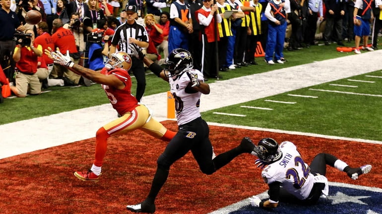 Michael Crabtree of the San Francisco 49ers fails to make...