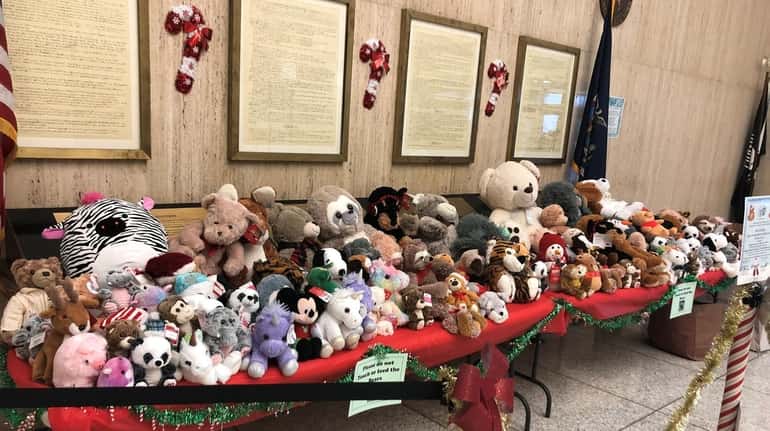 Nassau County court officers plan to donate teddy bears to...