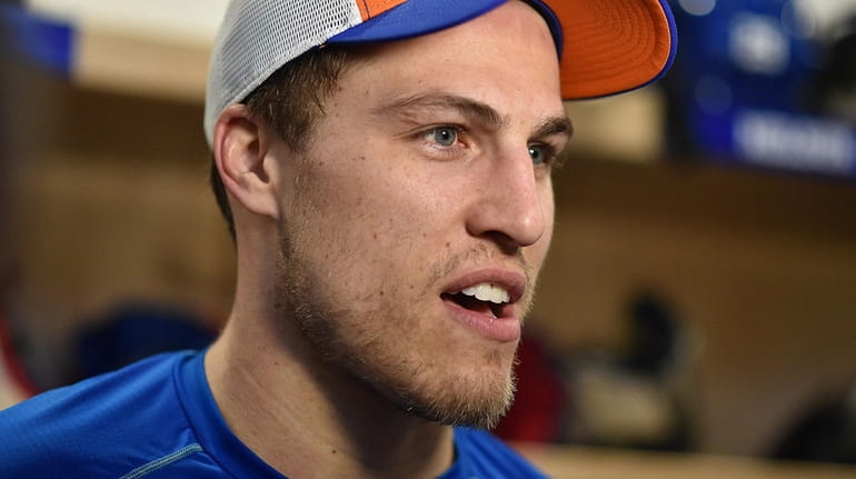 Anders Lee says he wants to remain with the Islanders, but no...